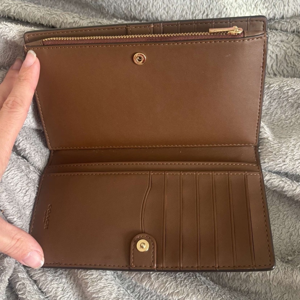 Coach Wallet - Picture 4 of 4